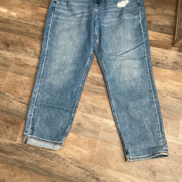 American Eagle Distressed Blue Jeans - Picture 2 of 8